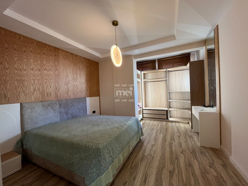 SHITET SUPER APARTAMENT 2+1  TEK RRUGA E RE E PORTIT!