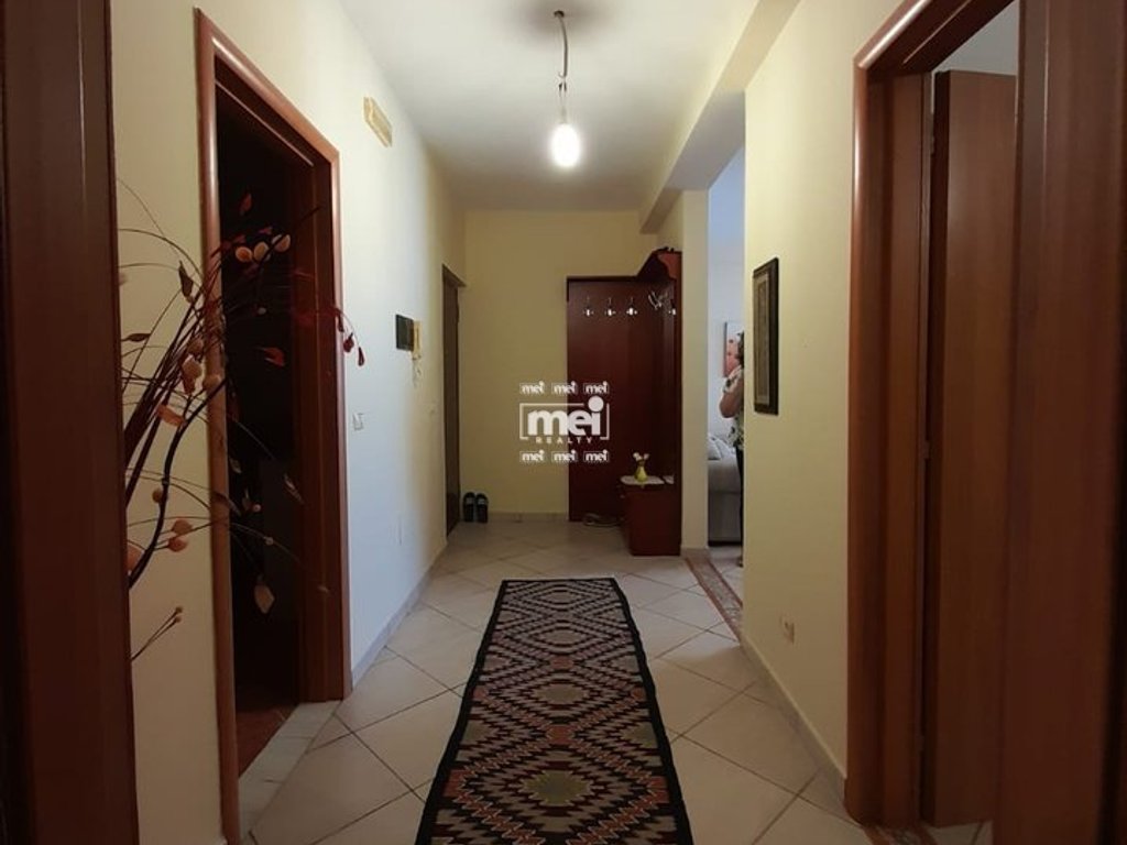 JEPET ME QIRA APARTAMENT 2+1 NE VOLLGA!
