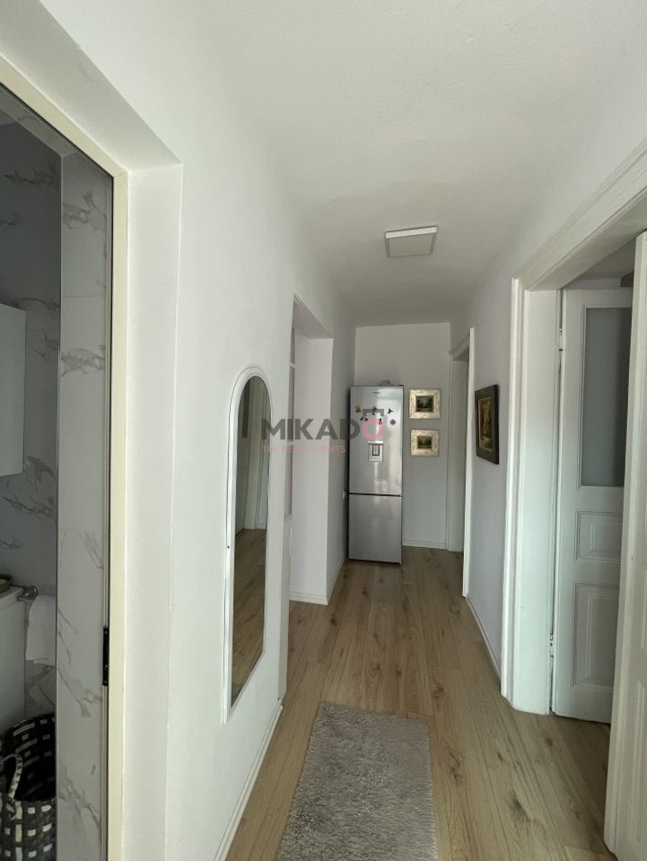 Affittasi Casa Privata con Cortile a Myslym Shyri!