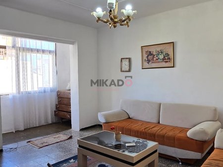 Shitet Apartament 1+1 Tek Pazari i Ri!