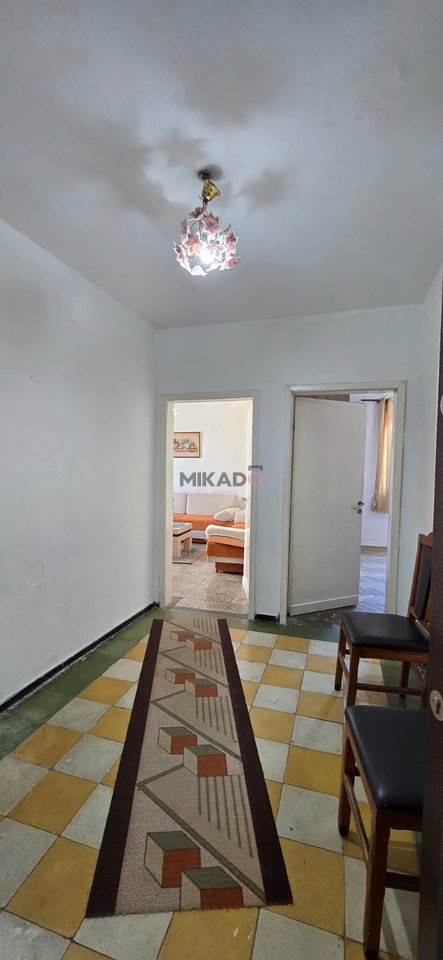 Shitet Apartament 1+1 Tek Pazari i Ri!
