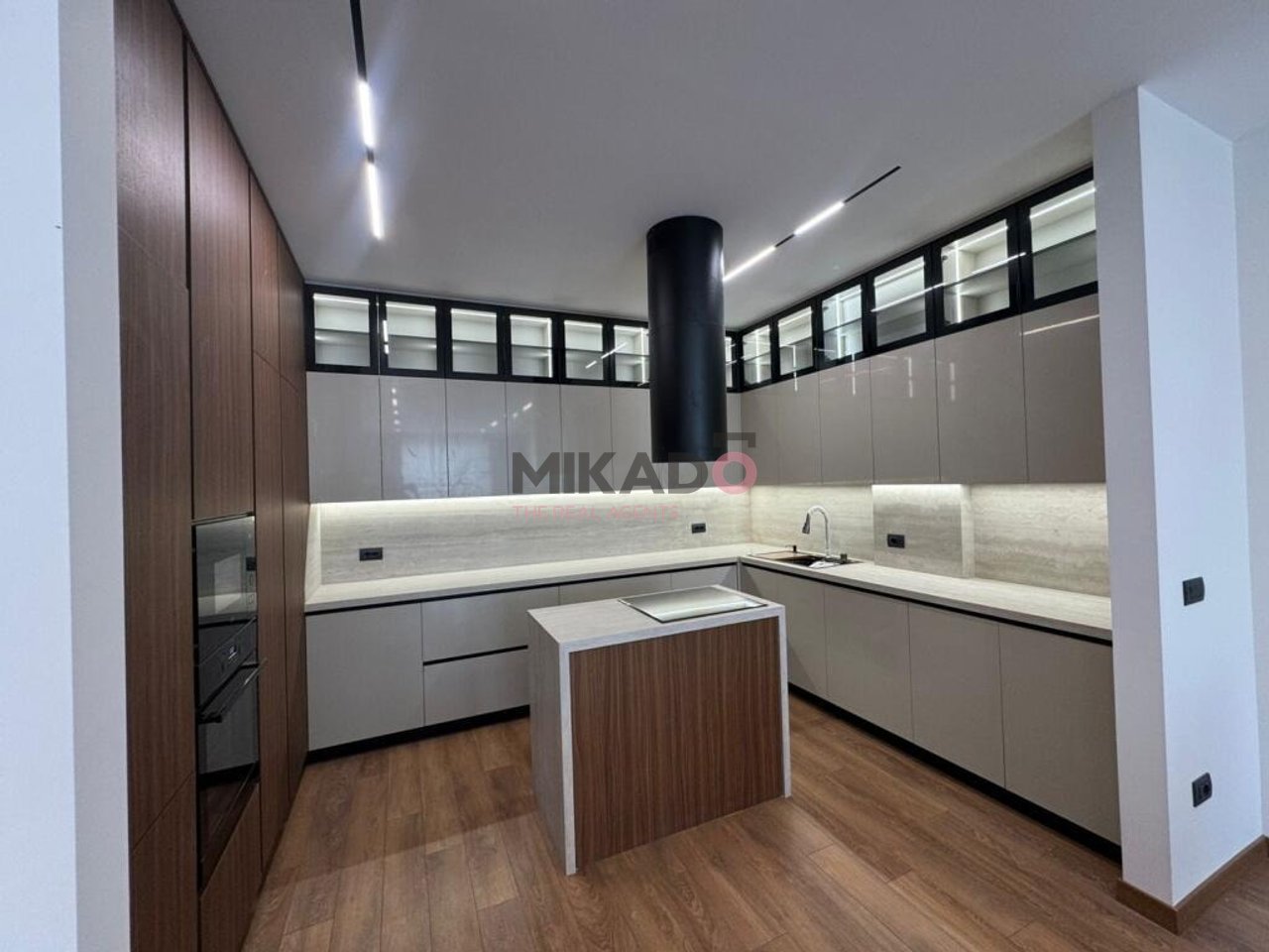 A 4-story villa is for rent at Residenca Forest, Dry Lake!