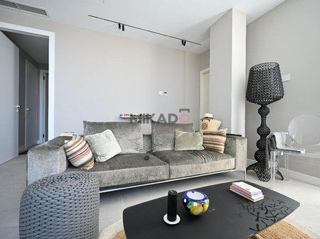 VENDESI APPARTAMENTO LUSSUOSO 2+1 CON 1 POSTO AUTO A GREEN COAST, PALASË