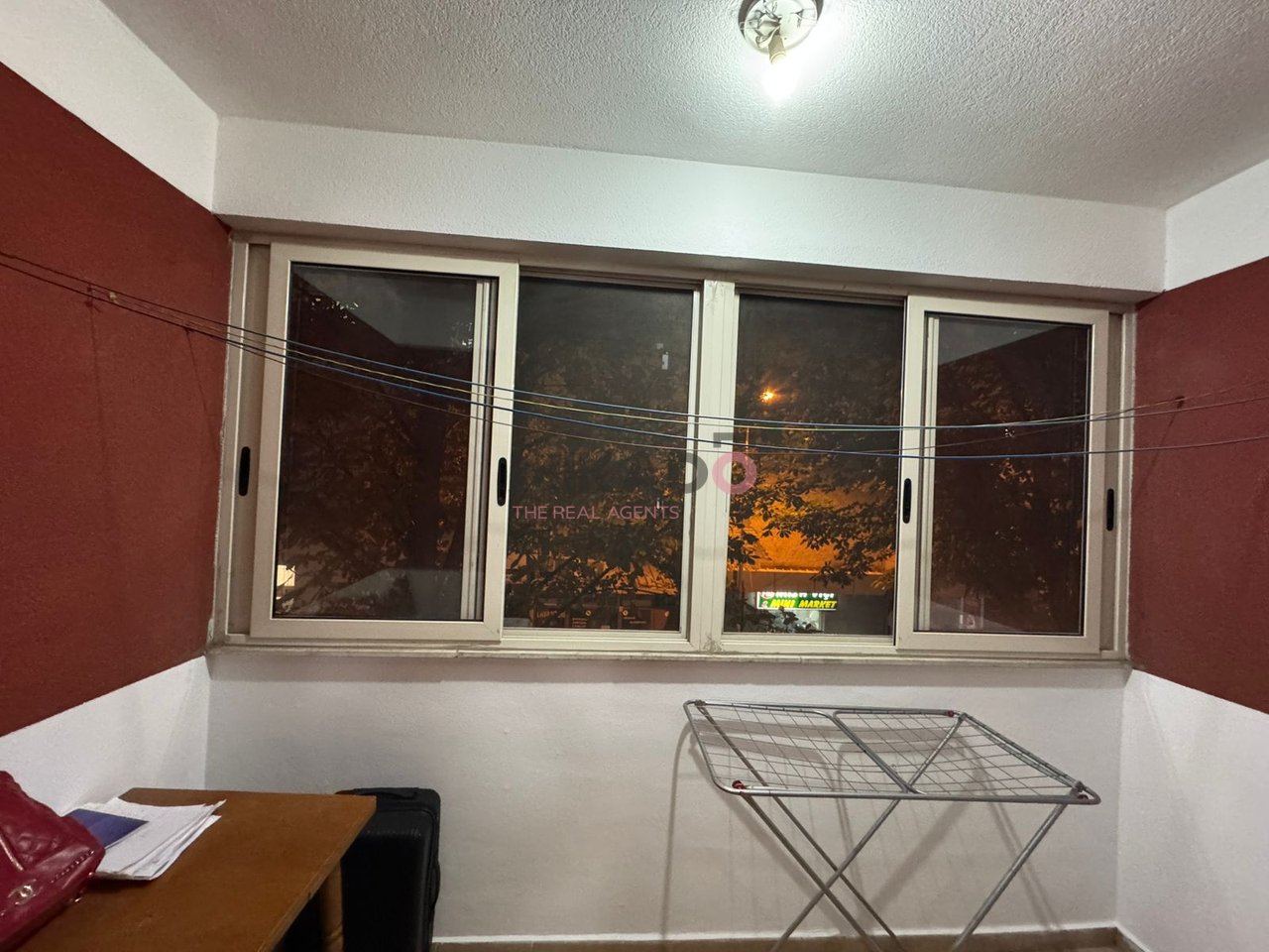 Shitet Apartament 1+1 tek Rruga Irfan Tomini!