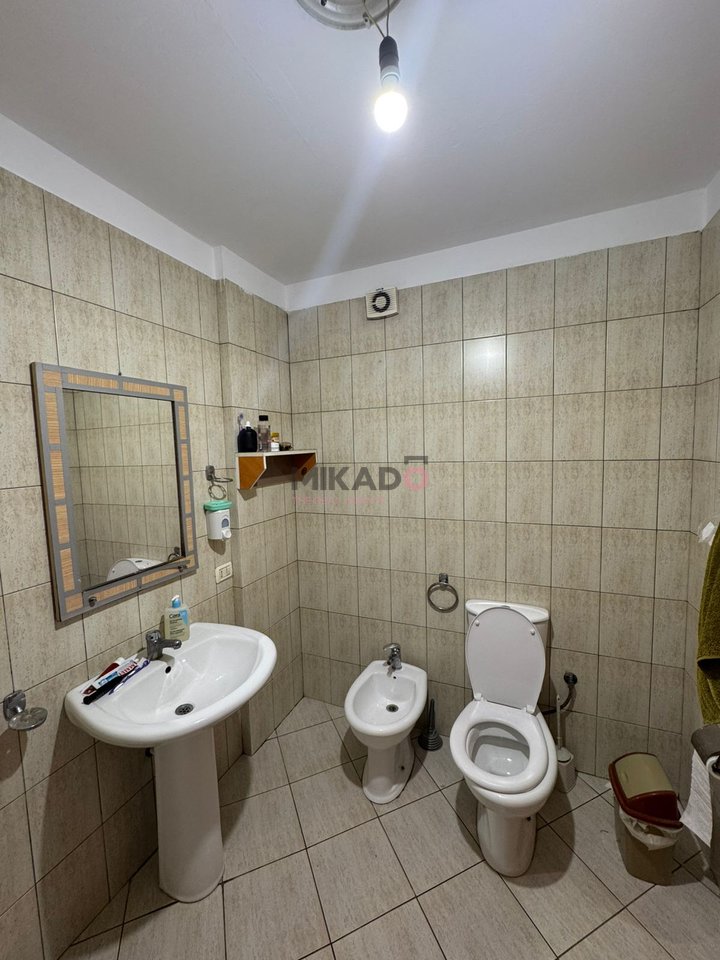 Shitet Apartament 1+1 tek Rruga Irfan Tomini!