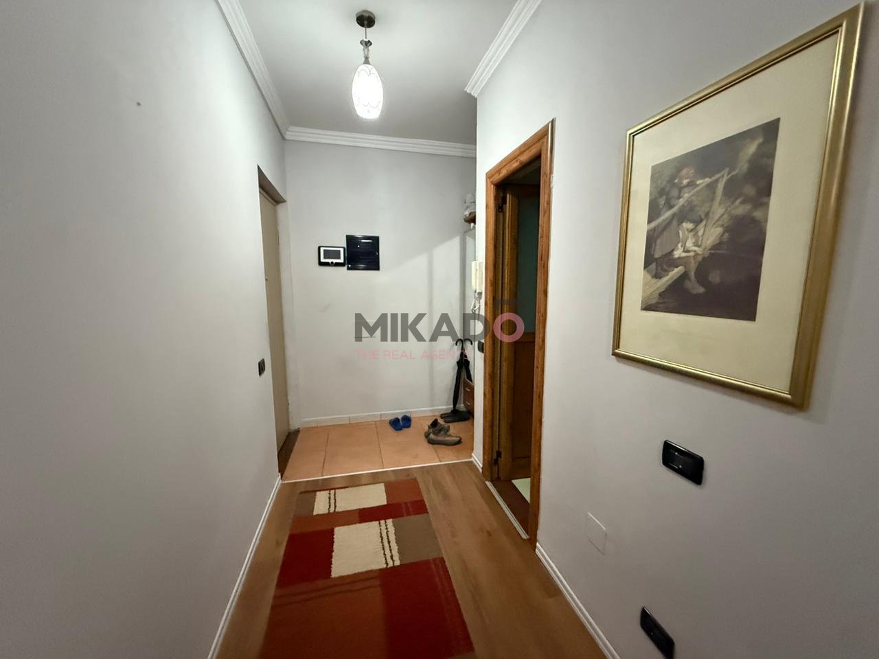 Shitet Apartament 2+1 ne Bllok!