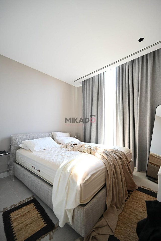 VENDESI APPARTAMENTO LUSSUOSO 2+1 CON 1 POSTO AUTO A GREEN COAST, PALASË