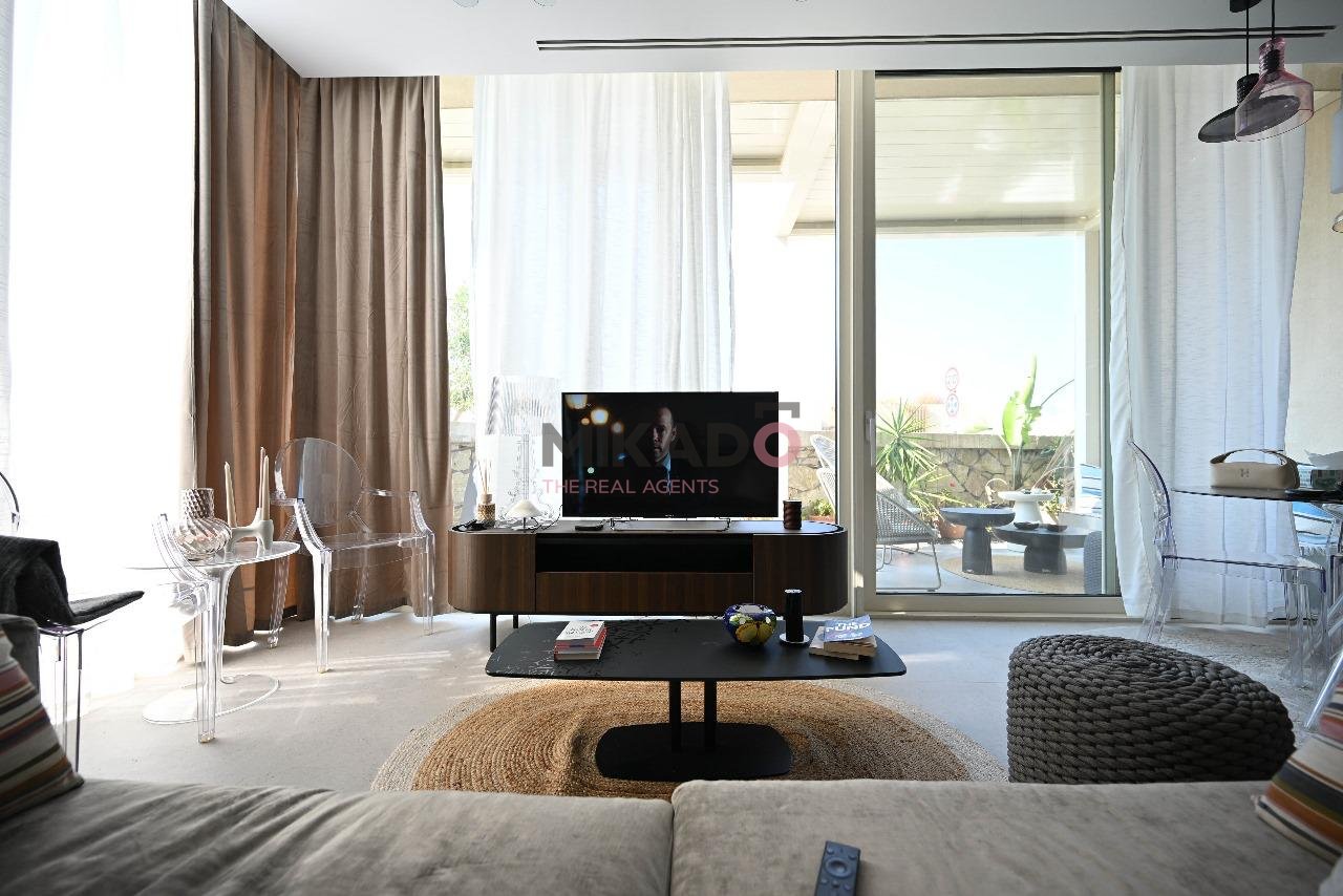 VENDESI APPARTAMENTO LUSSUOSO 2+1 CON 1 POSTO AUTO A GREEN COAST, PALASË