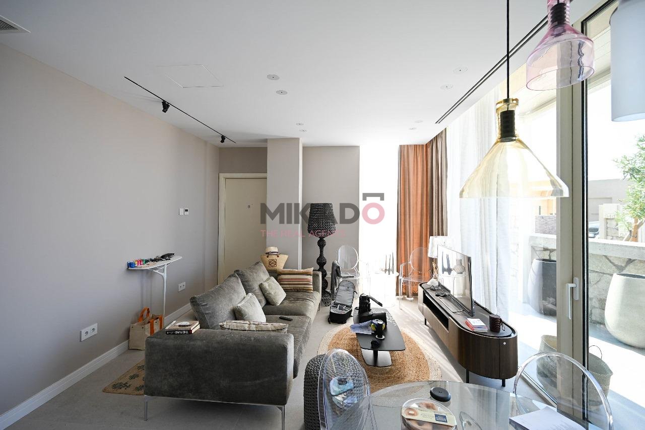 VENDESI APPARTAMENTO LUSSUOSO 2+1 CON 1 POSTO AUTO A GREEN COAST, PALASË