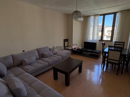 Jepet me Qira Apartament 2+1 tek Ish Tregu Elektrik!