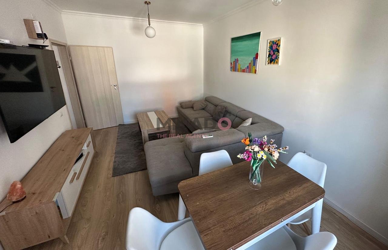 Shitet Apartament 1+1 tek Myslym Shyri!