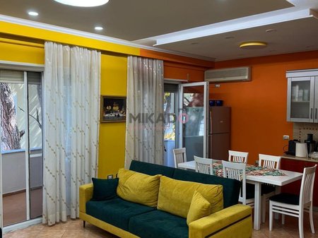 Shitet Apartament 2+1 tek Mali Robit!