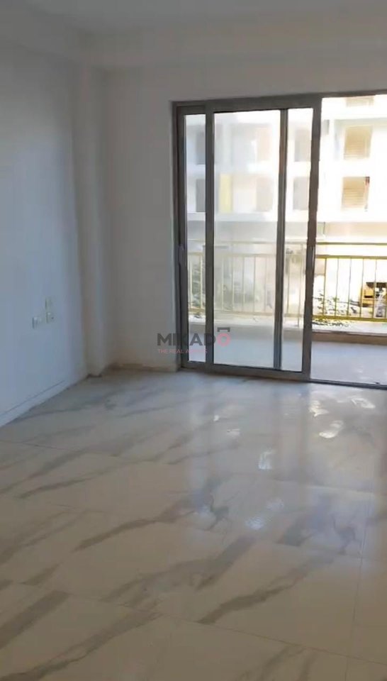 Jepet me Qira 1+1 ne Kombinat!