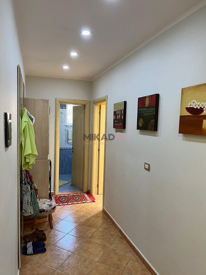 Shitet Apartament 2+1 tek Mali Robit!