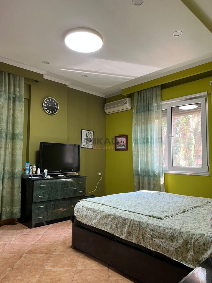 Shitet Apartament 2+1 tek Mali Robit!