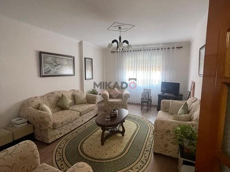 Shitet Apartament 2+1+2 tek Bulevardi i Ri!