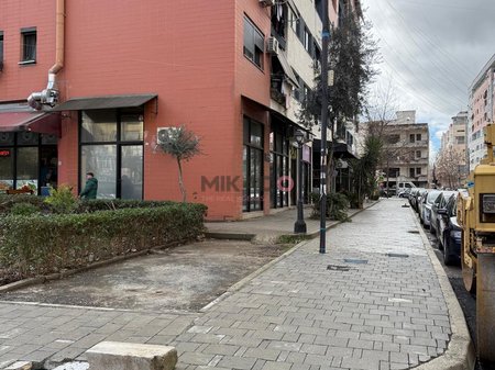 Shitet Njësi Shërbimi në Astir !