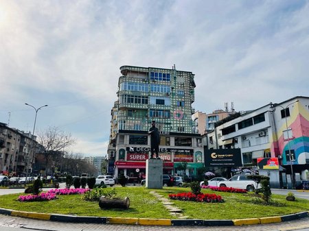 Vendesi Appartamento 3+1+2 - Comune di Parigi!