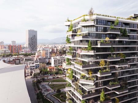 Jepet Ambient me qira  - Vertical Forest Tirana!