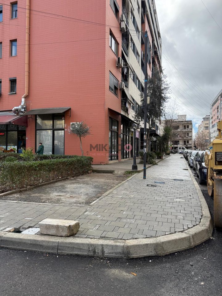 Shitet Njësi Shërbimi në Astir !