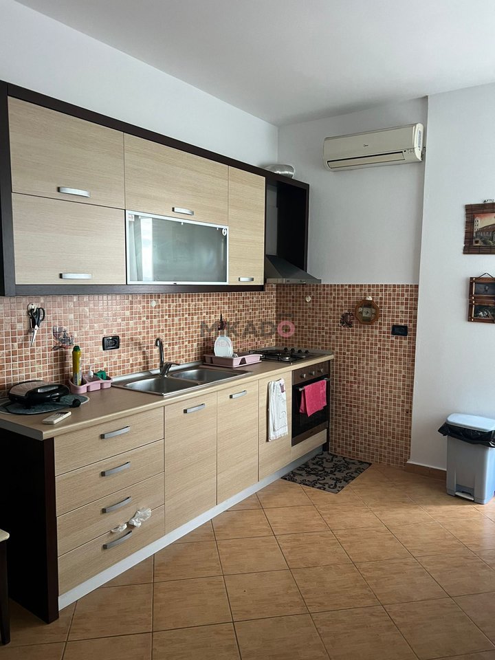 Shitet Apartament 1+1 - Shengjin !