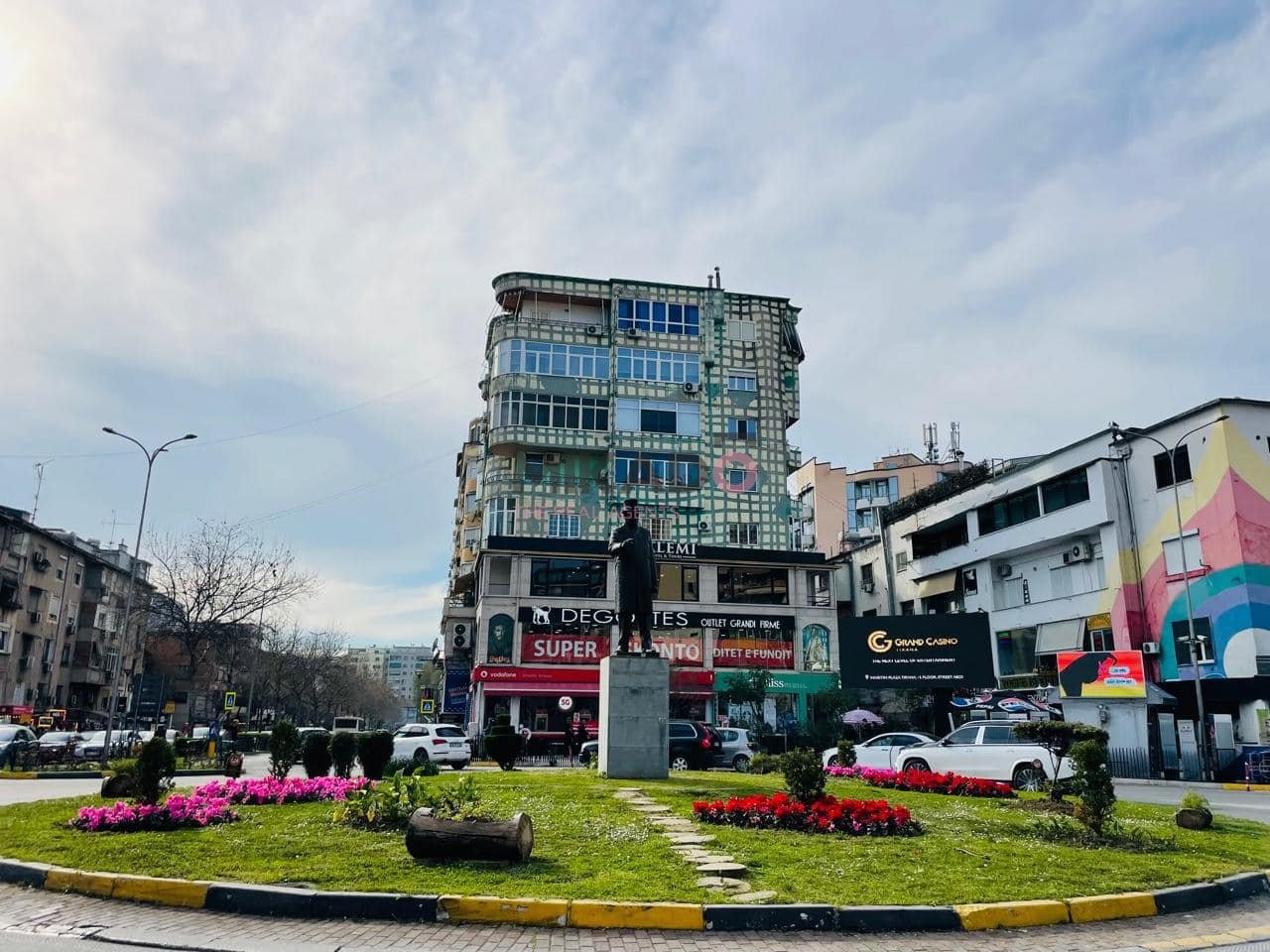 Apartment 3+1+2 for Sale - Komuna e Parisit!