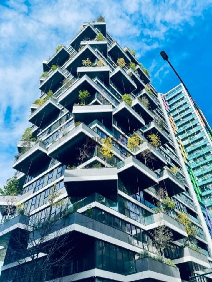 Jepet Ambient me qira - Vertical Forest Tirana!