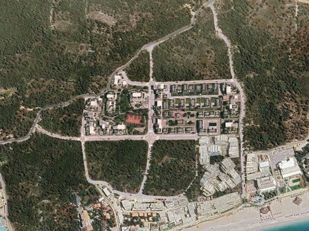 Shitet Post Parkingu - Village Square Drimadhes!