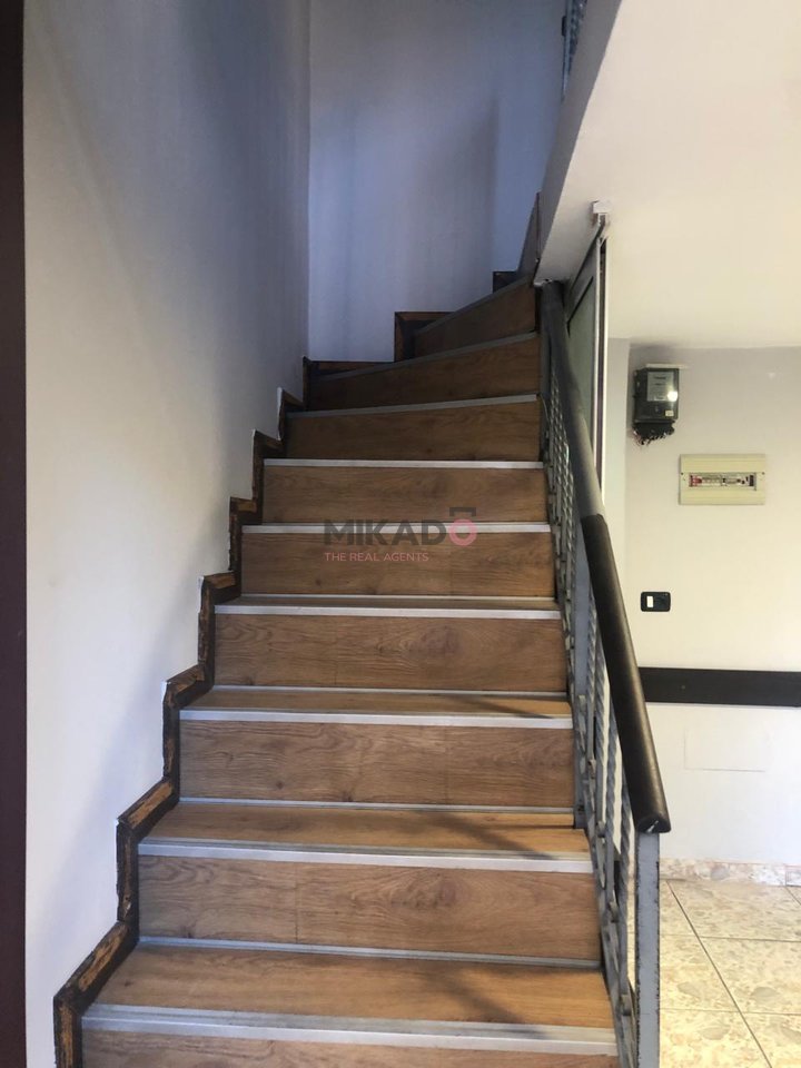 Jepet Ambient me Qira - Mbrapa Piazzes!