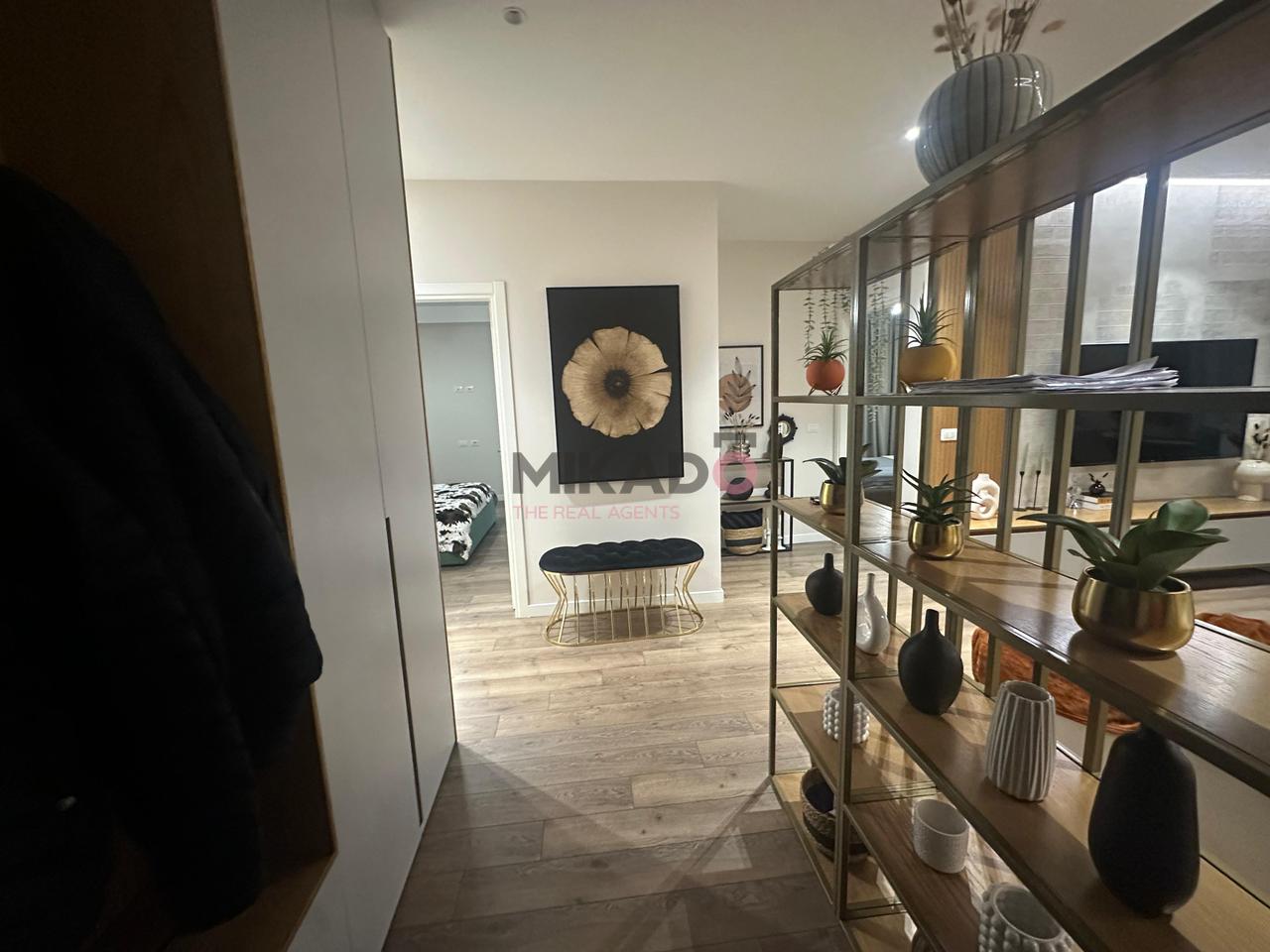 Vendesi appartamento 3+1+2 vicino a Rruga e Kosovareve!