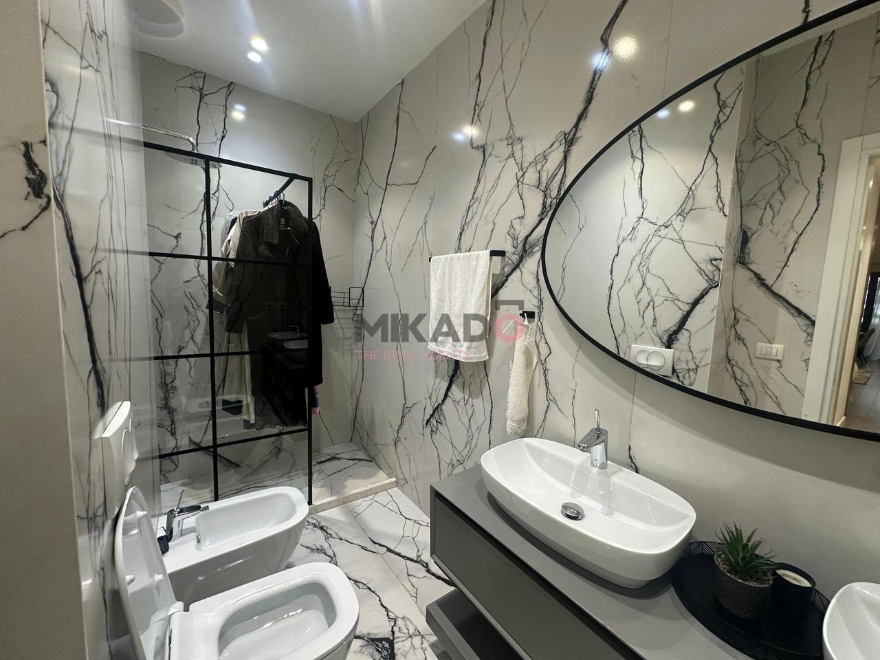 Vendesi appartamento 3+1+2 vicino a Rruga e Kosovareve!