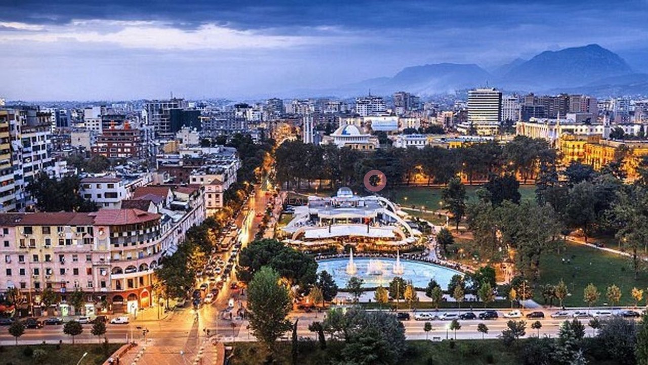 Affittasi appartamento 3+1 con veranda a Bllok!