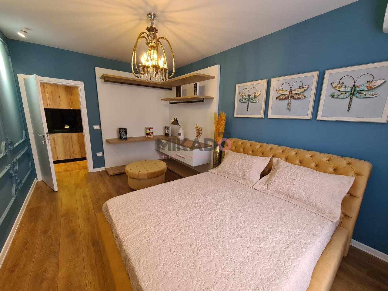 Jepet me Qira Apartament 1+1 tek Rruga e Kosovareve, prane Hotel Dinasty!