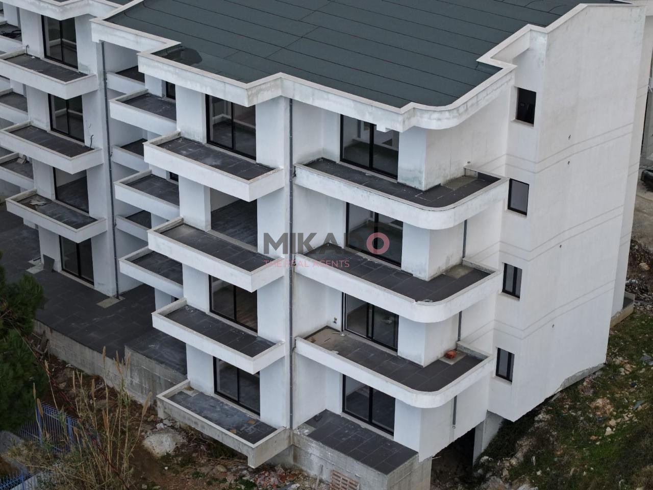 Shitet Apartament 2+1 me 1 post Parkimi dhe Pamje Panoramike ne Vlore!