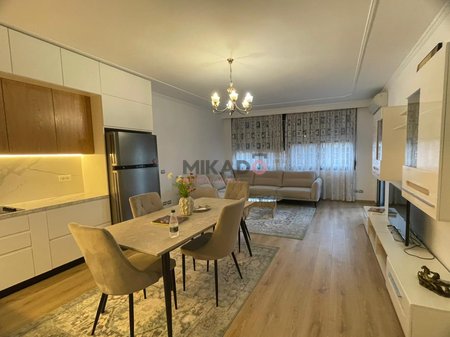 Jepet me Qira Apartament 2+1+2 tek Shallvaret!