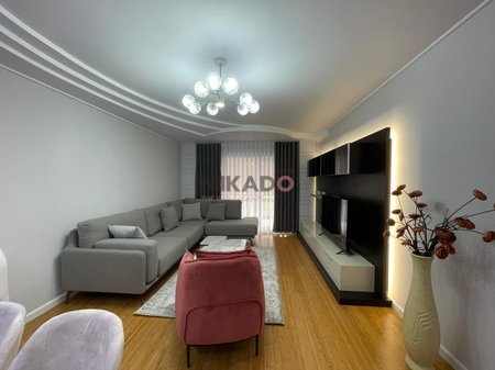 Jepet me Qira Apartament 2+1+2 tek Rruga e Elbasanit!