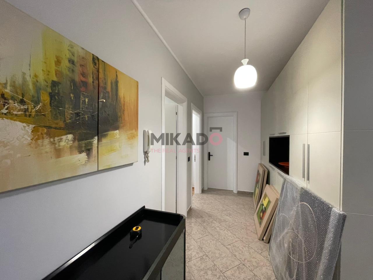 Jepet me Qira Apartament 2+1+2 tek Rruga e Elbasanit!