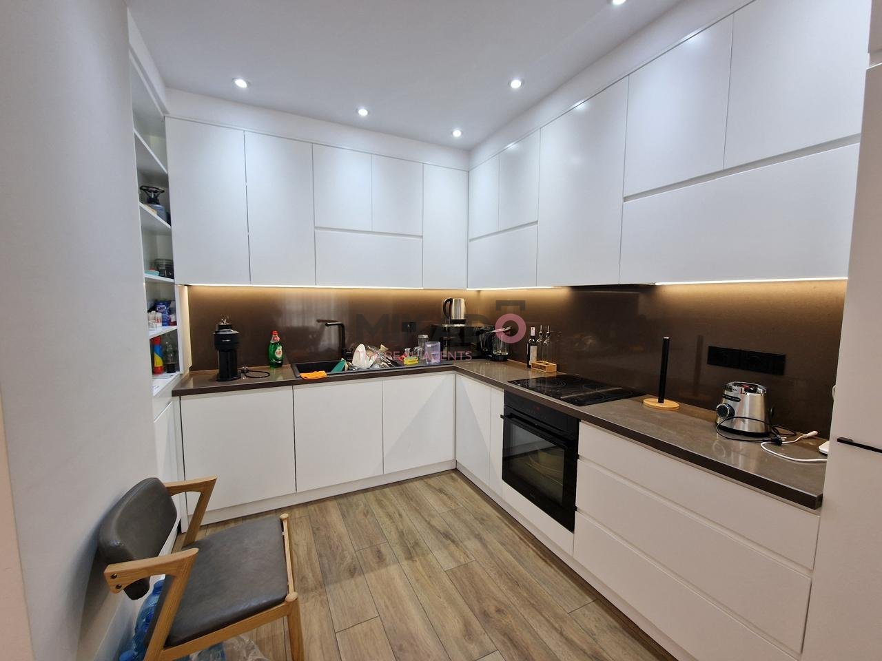 Apartament 3+1+2 + 2 Poste Parkimi me Qira - Kompleksi Turdiu!