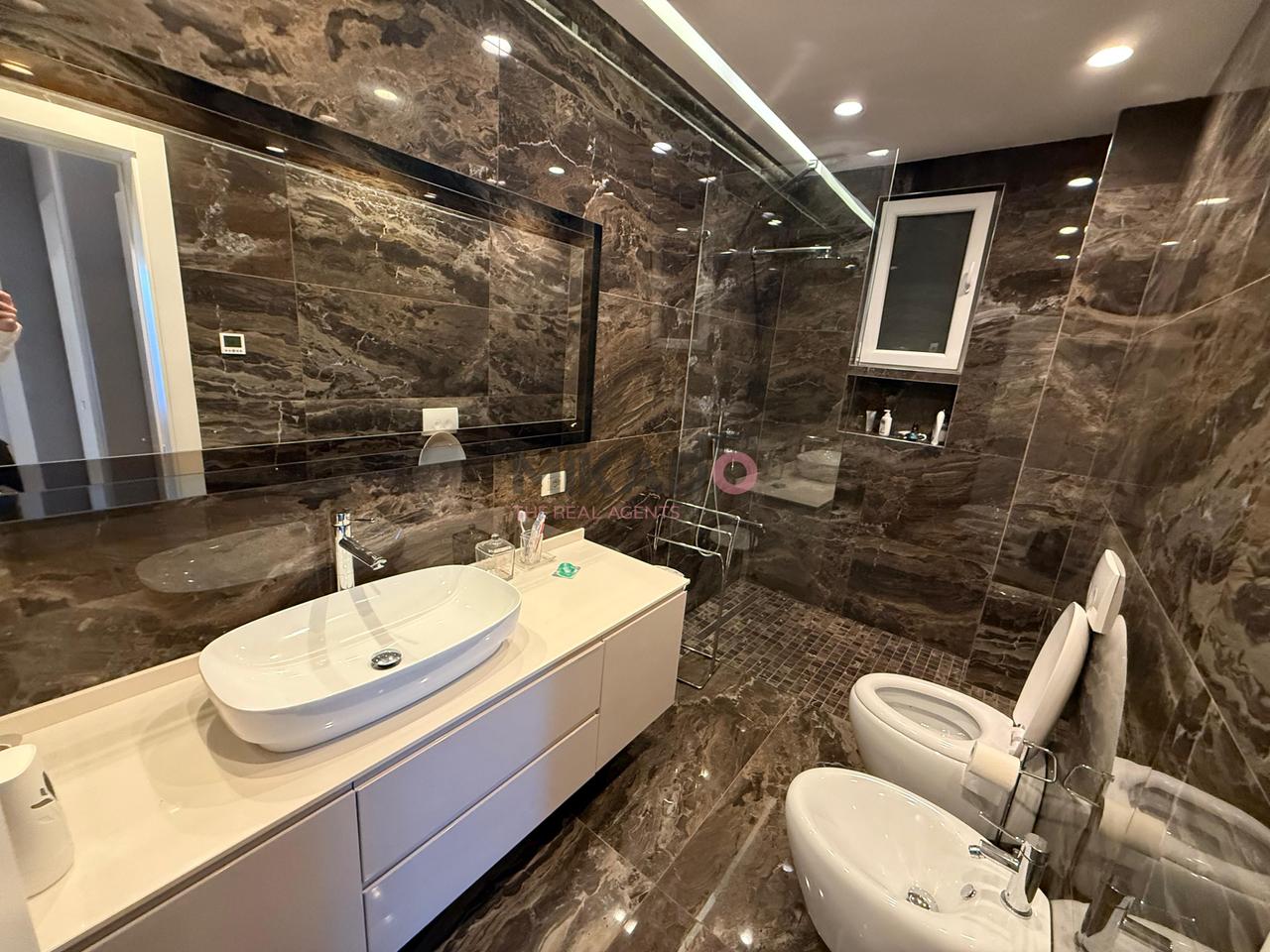 Affittasi appartamento 2+1+2 vicino alla Moschea di Selita, Giardino Botanico!