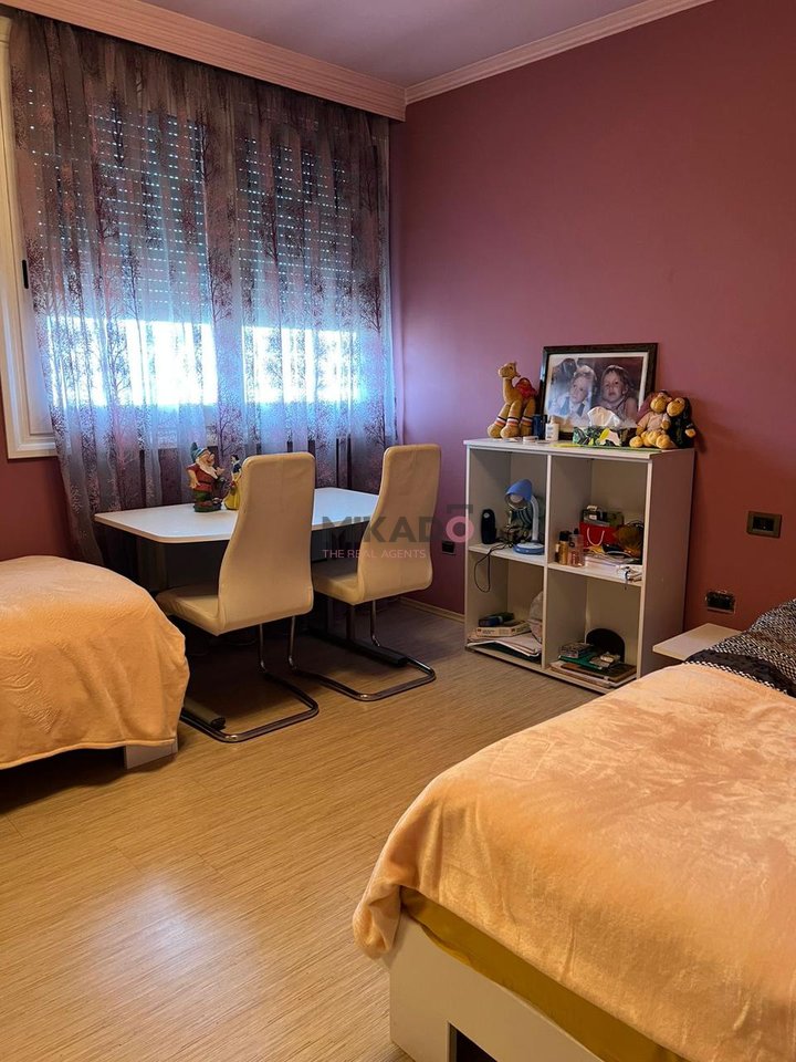 Jepet me Qira Apartament 2+1+2 tek Ish Ekspozita!