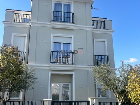 A 3-story villa for rent behind Akacia Hill 2, Mjull Bathore!