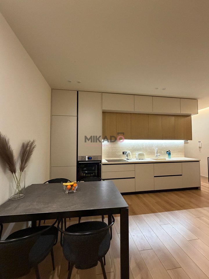 Jepet me Qira Apartament 2+1 tek Rruga Kosovareve !