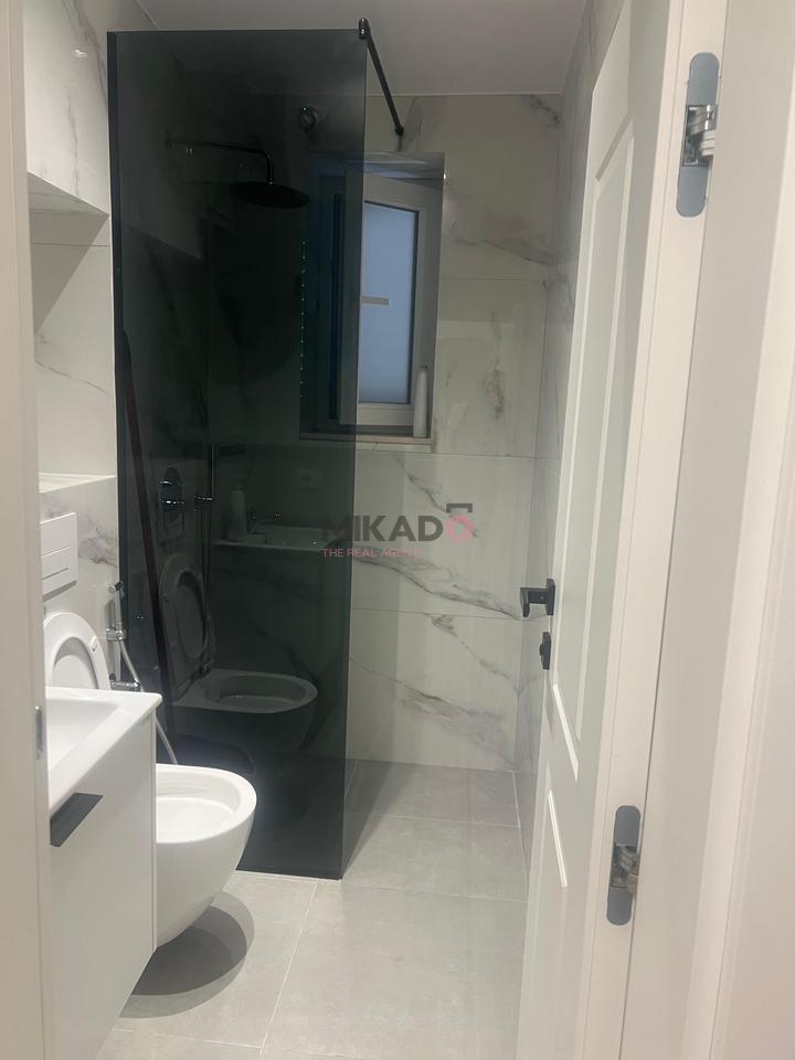 Affittasi appartamento 2+1 all'incrocio 21 Dicembre!