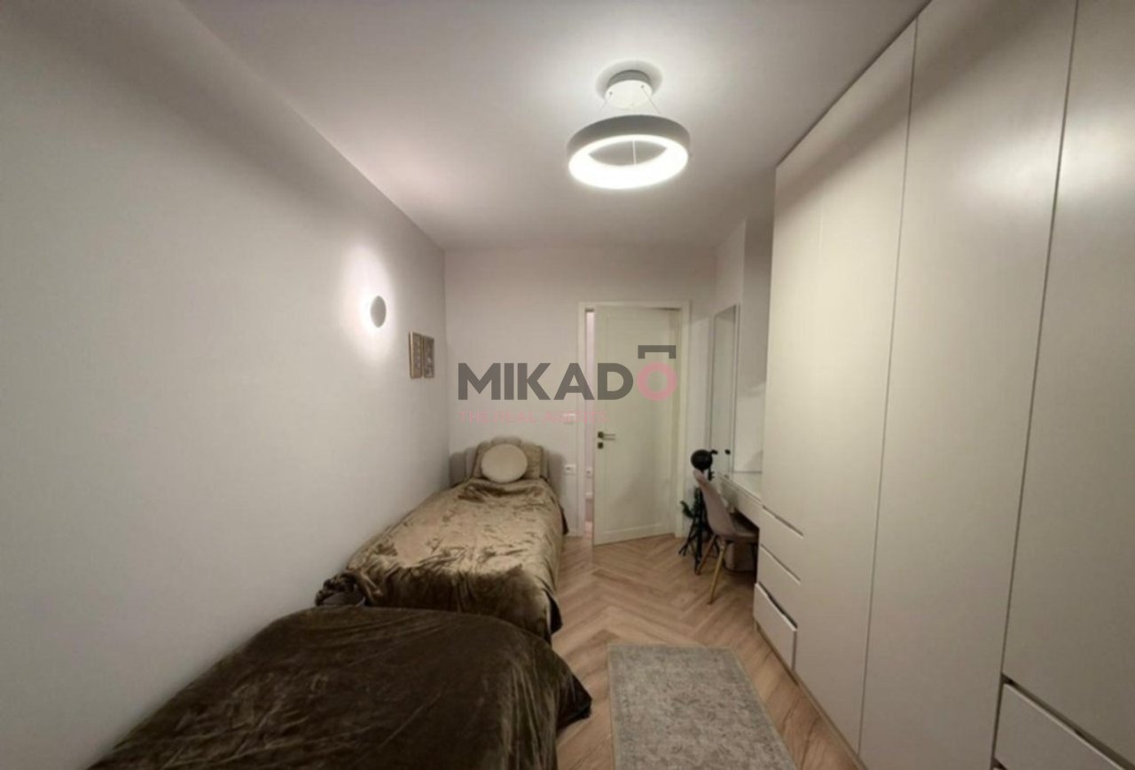 Apartment 3+1 for sale at Lake View Residence, Kosovareve Street!