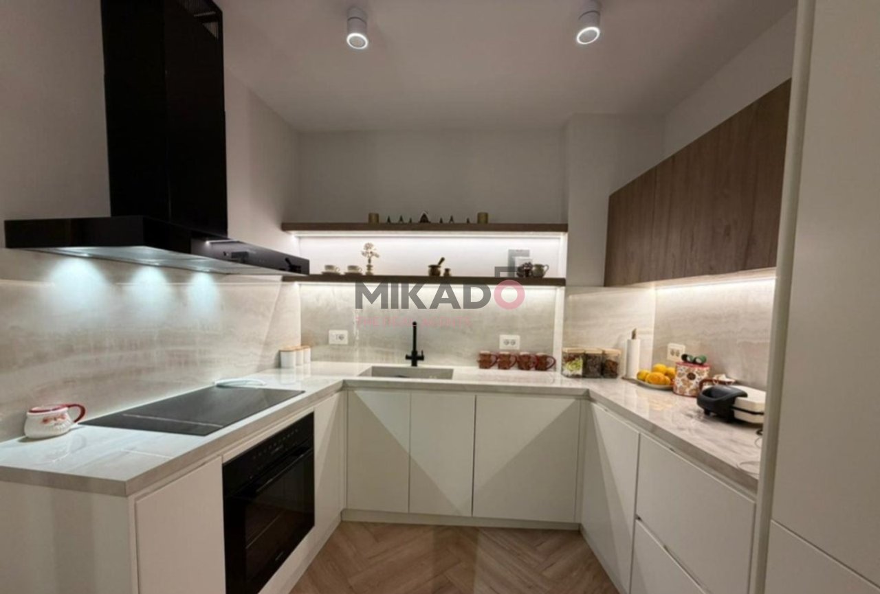 Apartment 3+1 for sale at Lake View Residence, Kosovareve Street!