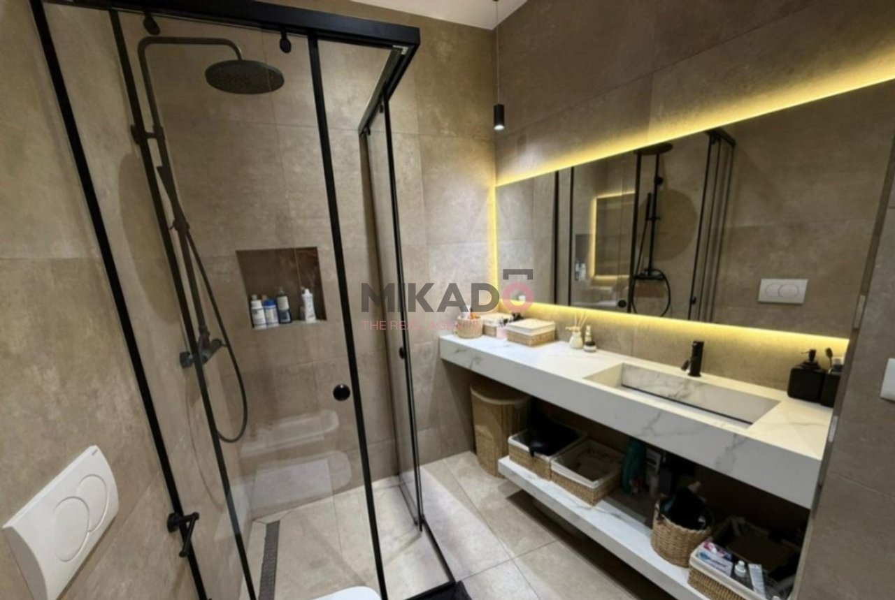 Apartment 3+1 for sale at Lake View Residence, Kosovareve Street!