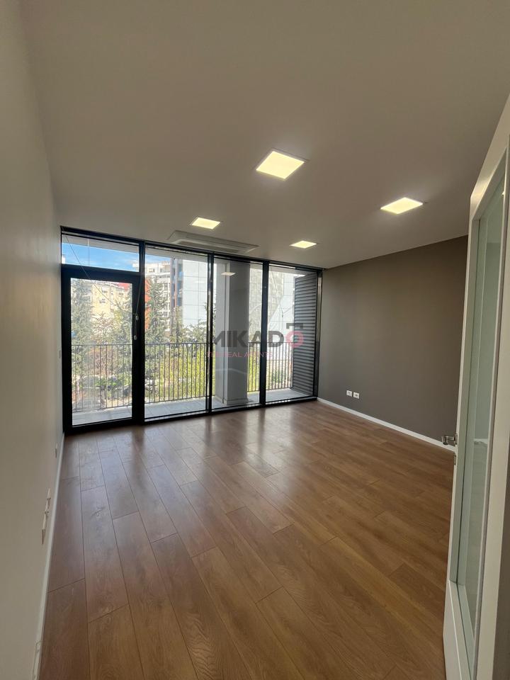 Commercial Space for Rent - Kosovareve Street!