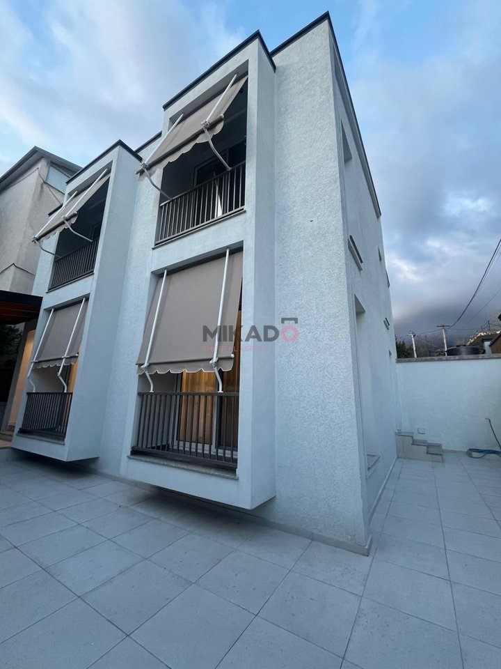 Jepet me Qira Vile tek Rruga Dalip Topi!