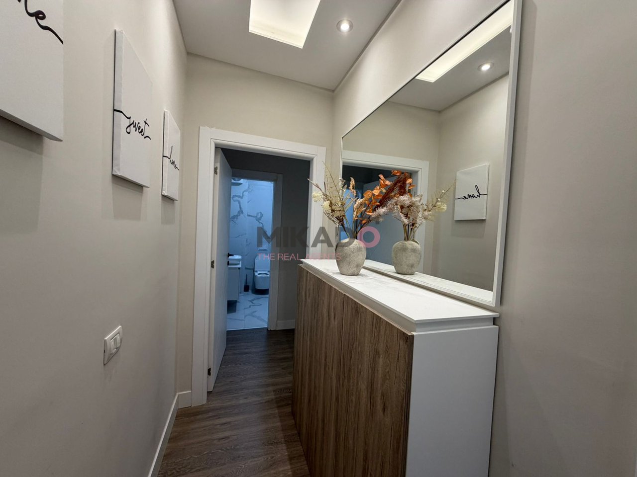 Jepet me Qira Apartament 2+1+2+Post Parkimi tek Rose Garden Residence!