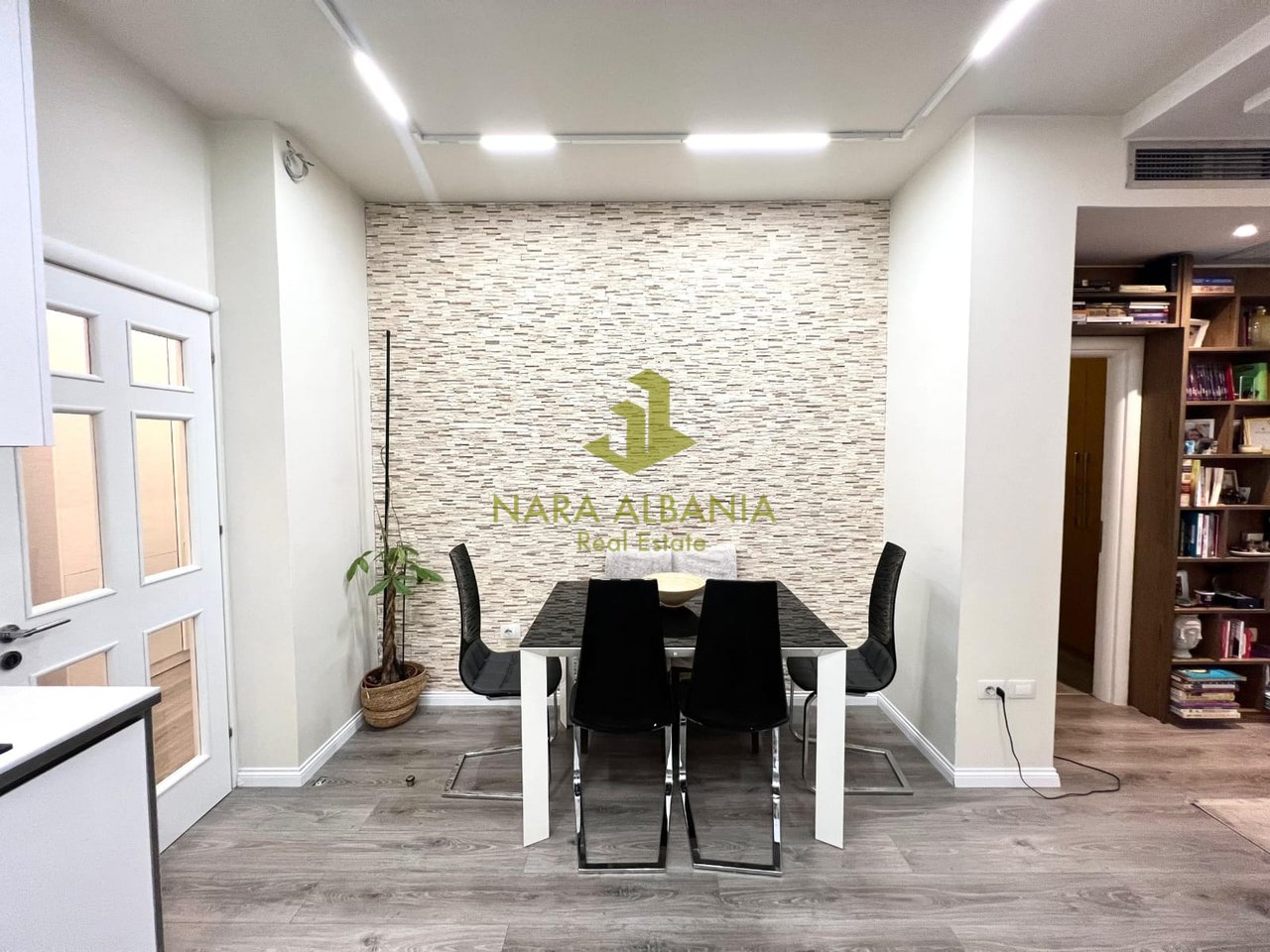 3+1+2+ Balcony Apartment for sale Komuna Parisit, Tirana - 310000 € | 110 m²